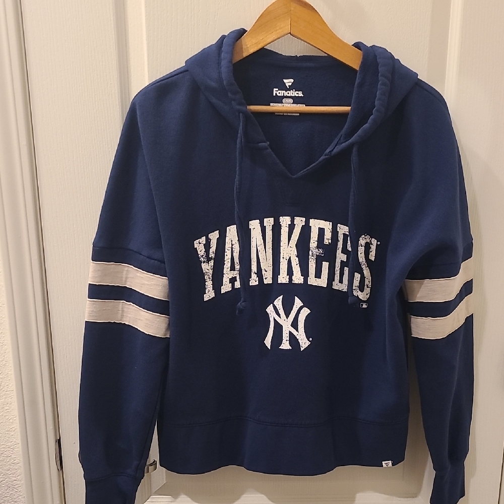 Fanatics Women's Blue Yankees Hoodie
